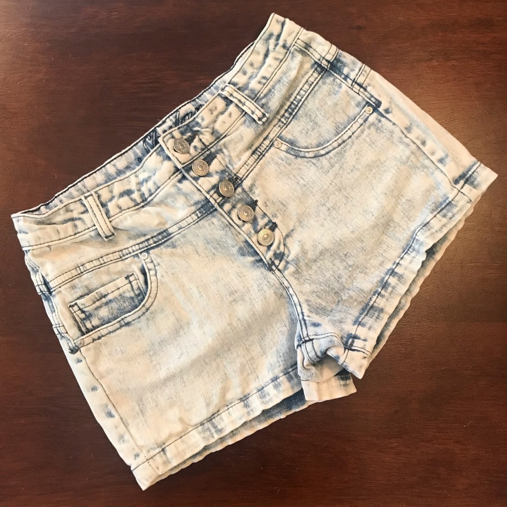 dELiA*s High Waisted Shorts 🌸